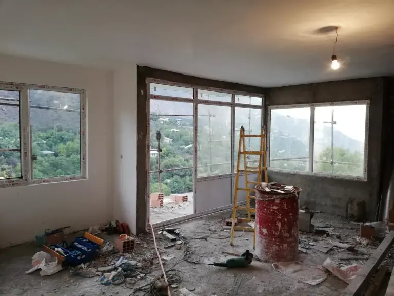 پنجرهها و درب UPVC در ویلای در حال ساخت